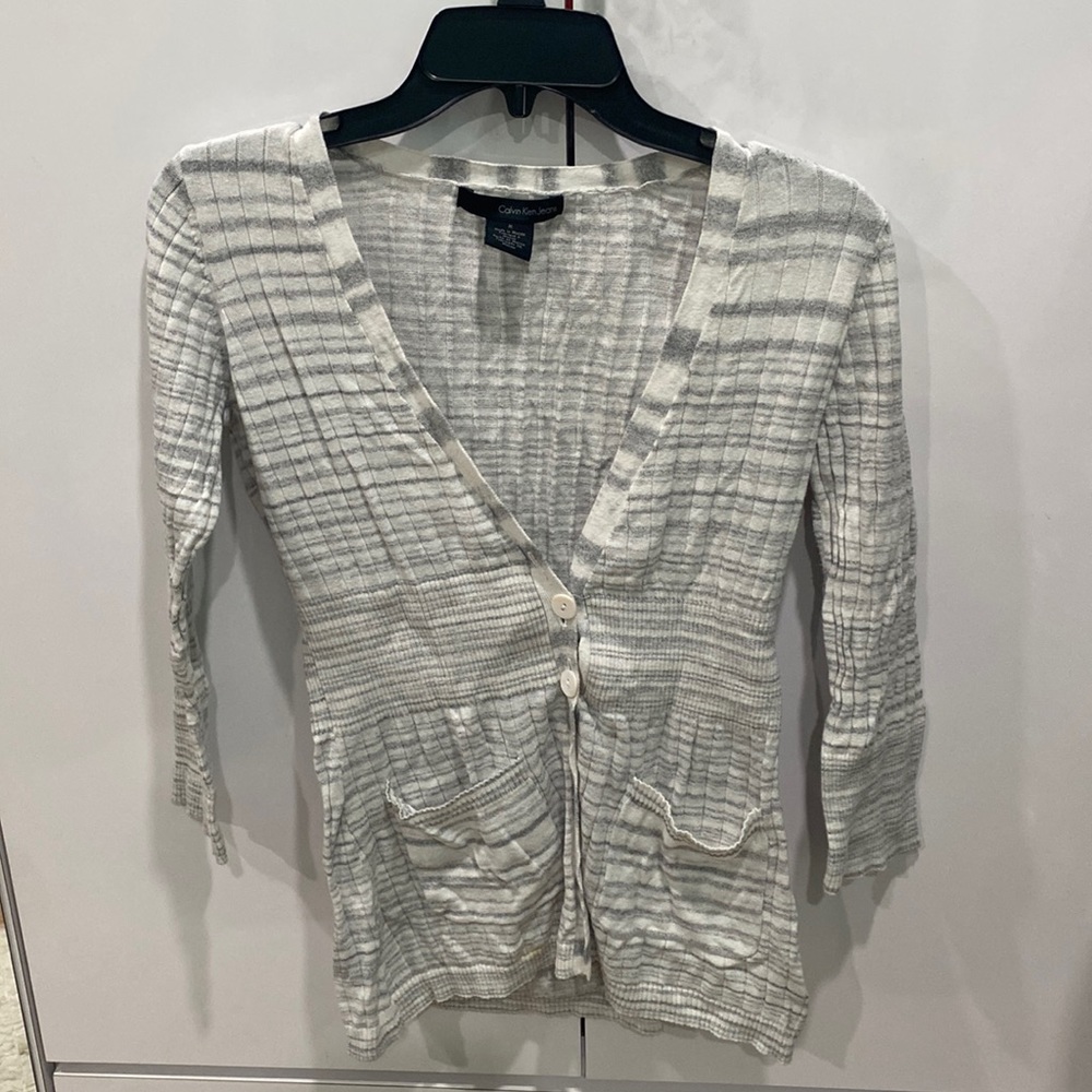 Grey buttoned cardigan